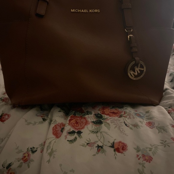 Michael Kors purse - Picture 9 of 12